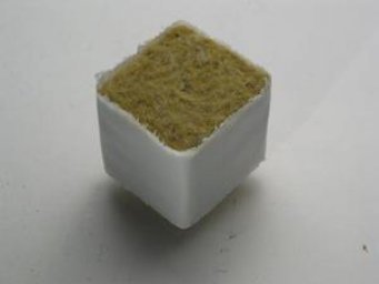 Grodan sadbovací kostka 40x40x40mm s dírou