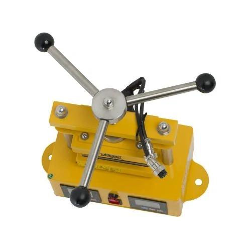 Zapůjčení lisu Qnubu Rosin Press Bolt- mechanický lis, 1 tuna